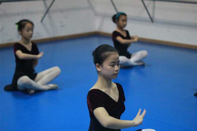 四川南充菊影舞蹈學校舞蹈室国产香蕉视频